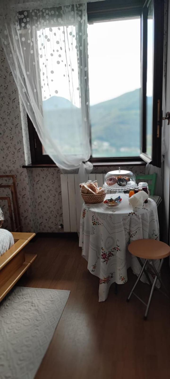 Bed and Breakfast La Finestra Sul Lago Brusimpiano Zewnętrze zdjęcie